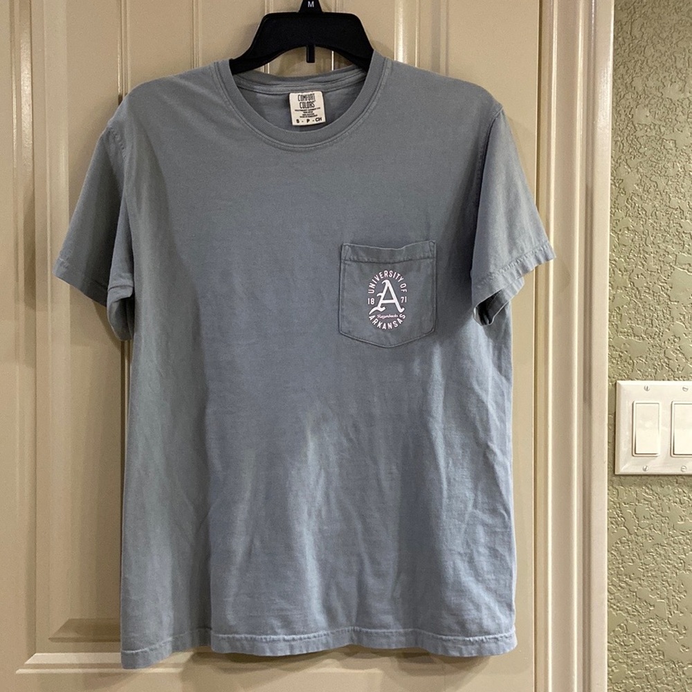 Crewneck Short Sleeve Tee by Houndstooth Brand. EUC!